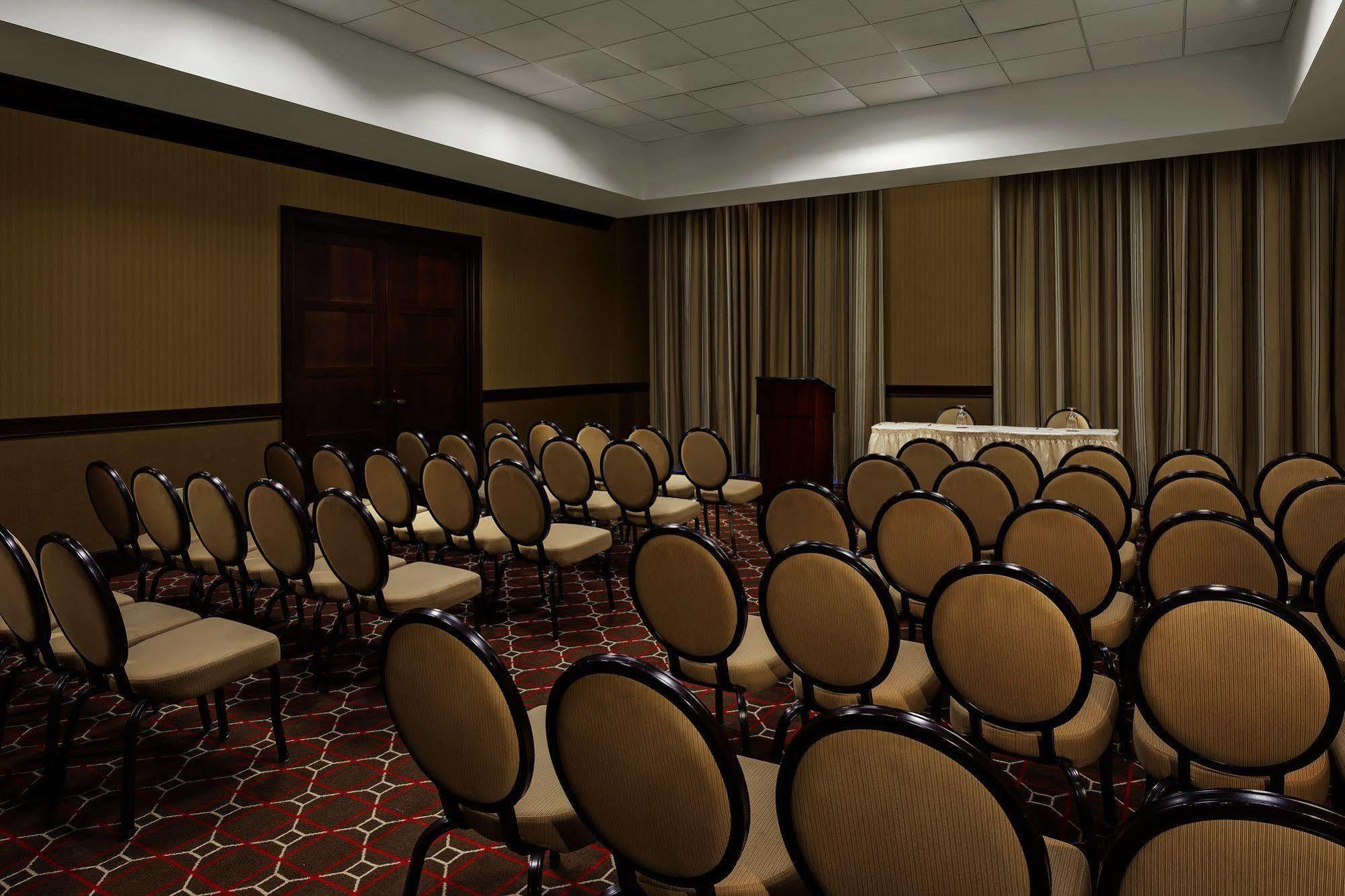 Courtyard By Marriott Dulles Airport Herndon Bagian luar foto